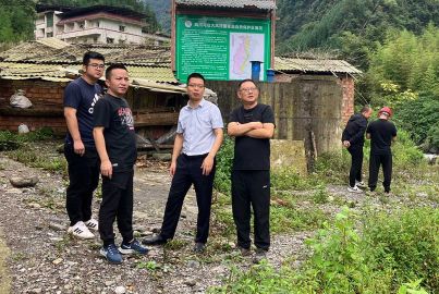 新材料集团赴蜀能矿产公司开展防汛防地质灾害专项排查