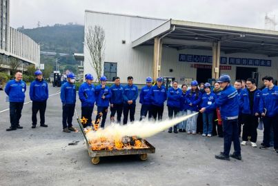 筑牢安全“防火墙”——蜀能矿产磷酸铁锂厂开展消防实操培训